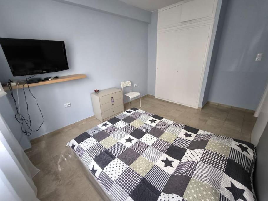 Apartment 50 Meters From The Beach Loutráki Buitenkant foto
